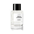MATIÈRE PREMIÈRE Metal Lavender Eau de Parfum 100 ml — flacon vu sous un autre angle, étiquette blanche typographie noire, aromatique lavande, parfum niche de Grasse